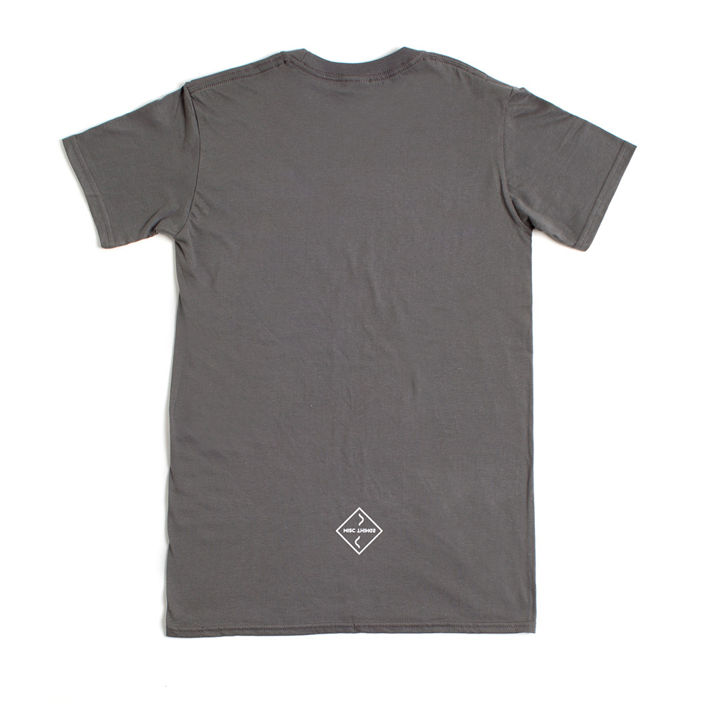maglietta grigia con grafica vinile tretro