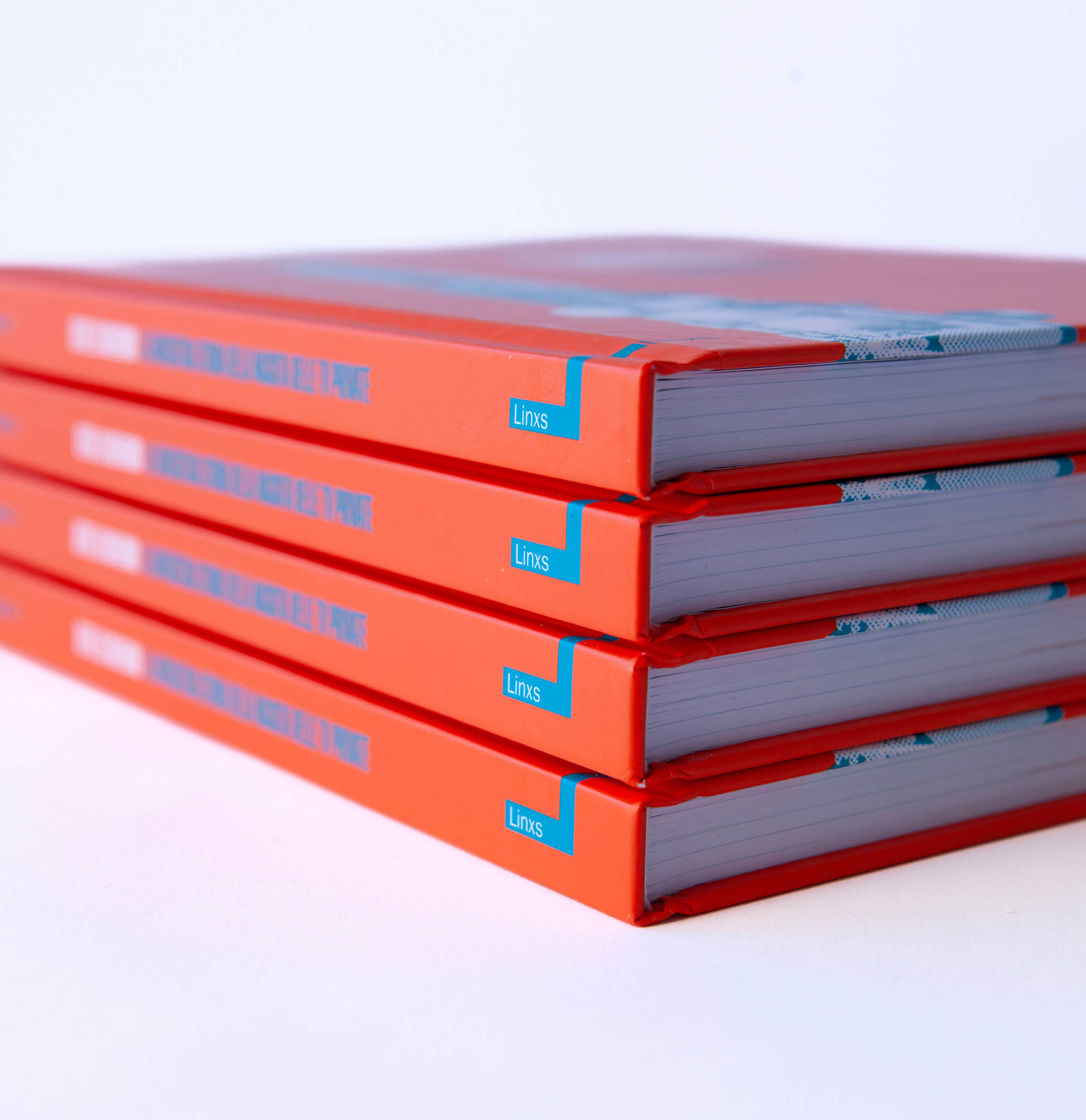 particolare dei libri stesi oltre lo schermo cinquanta anni di teleromagna